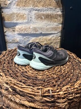 Lululemon Blissfeel women’s running tennis shoes sneakers Sz 5.5